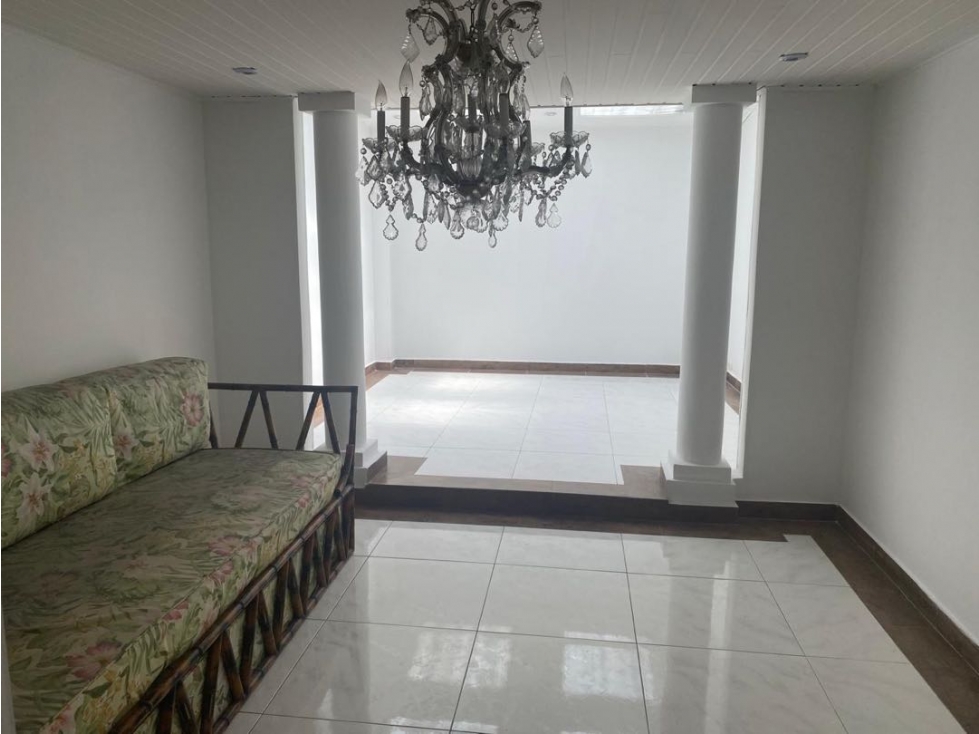 SE VENDE CASA DE 3 NIVELES EN LA CAROLINA. A — foto 3