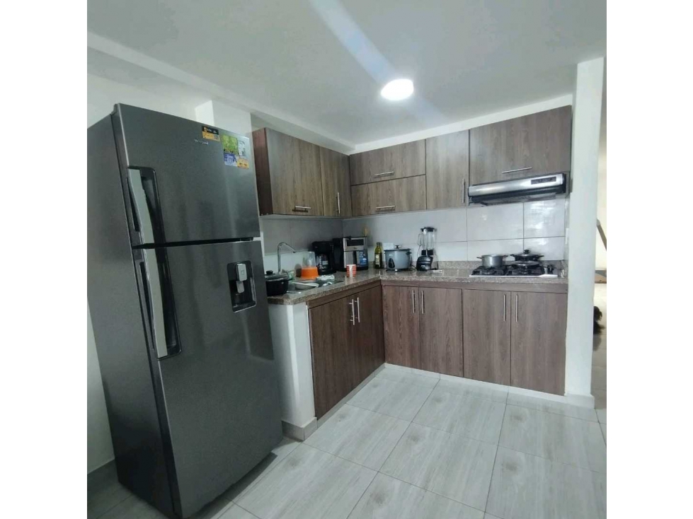 SE VENDE CASA BIFAMILIAR DE 3 NIVELES INDEPENDIENTES. BARRIO PINARES — foto 3
