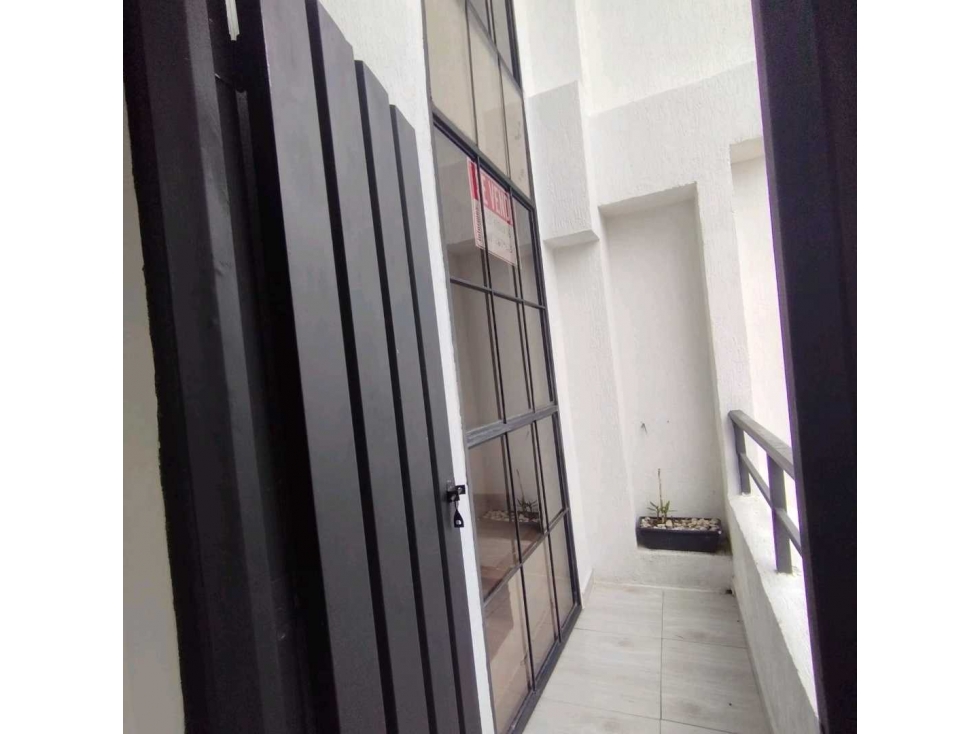 SE VENDE CASA BIFAMILIAR DE 3 NIVELES INDEPENDIENTES. BARRIO PINARES — foto 4