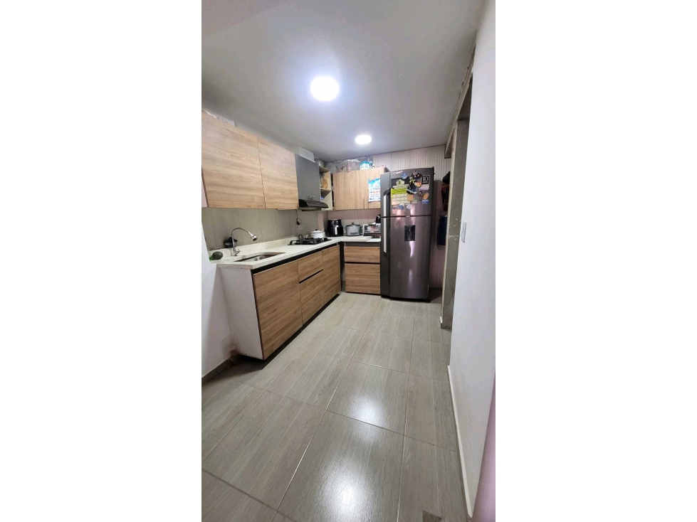 Se VENDE casa de 3 niveles sobre avenida Terranova Jamundi — foto 3