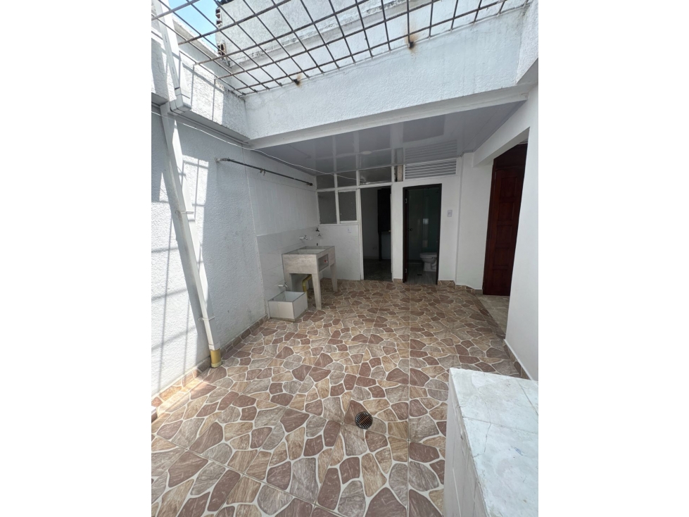 SE VENDE CASA DE 3 PISOS CON LOCAL BELLASUIZA CALI — foto 5