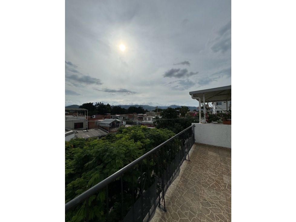 SE VENDE CASA DE 3 PISOS CON TERRAZA EN SANTA BARBARA — foto 3