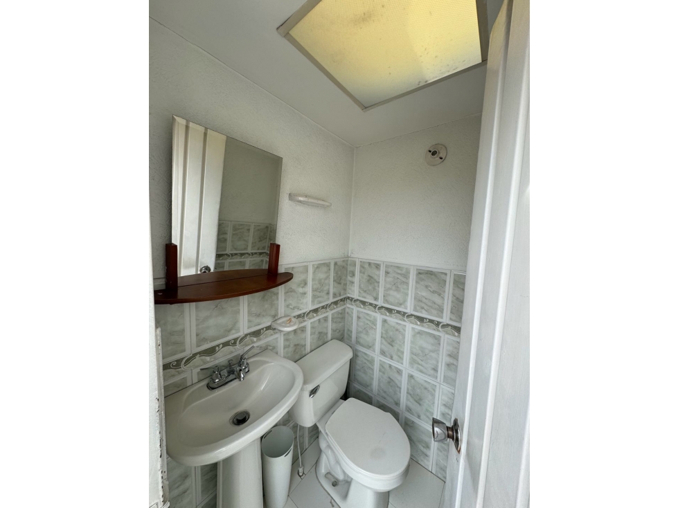 SE VENDE CASA DE 3 PISOS CON TERRAZA EN SANTA BARBARA — foto 6