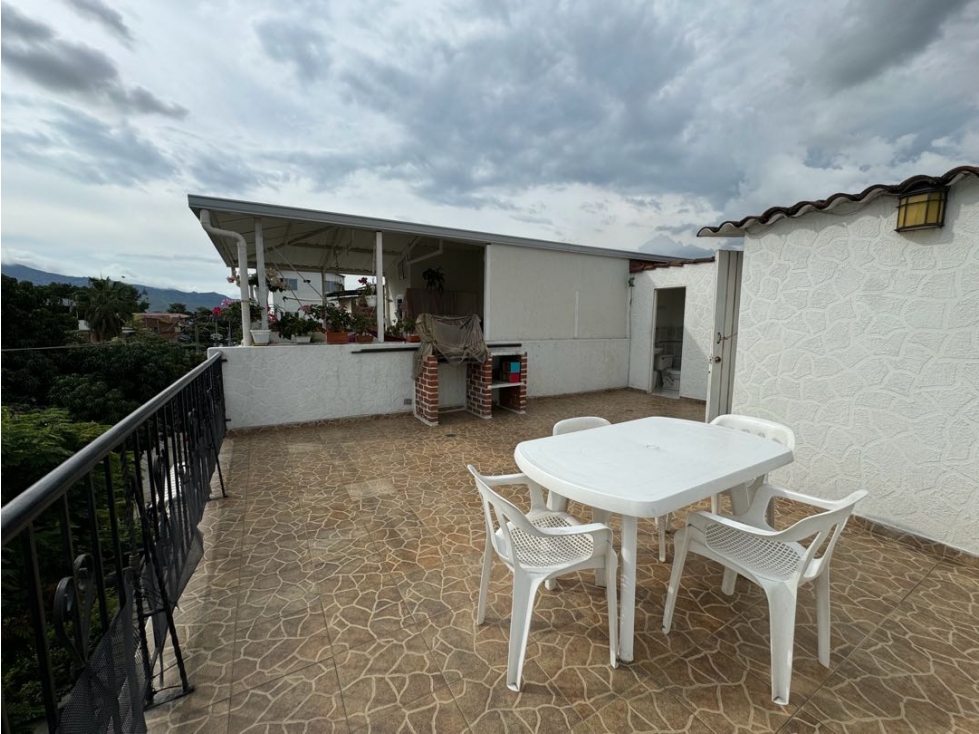 SE VENDE CASA DE 3 PISOS CON TERRAZA EN SANTA BARBARA — foto 4