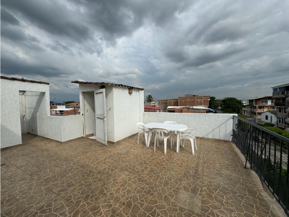 SE VENDE CASA DE 3 PISOS CON TERRAZA EN SANTA BARBARA — foto 5
