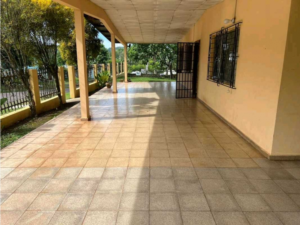 SE VENDE CASA DE 3 REC.Y TERRENO EN EL ESPINO, DE LA CHORRERA