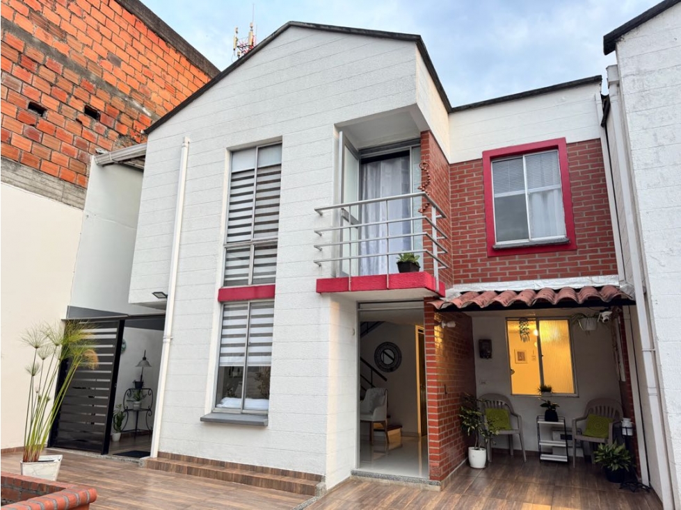 SE VENDE CASA DE 4 HABITACIÓNES, PARQUE INDUSTRIAL — foto 3