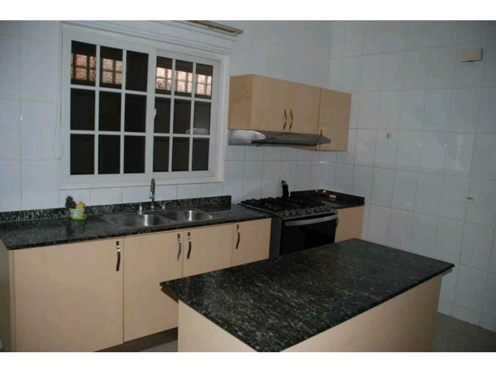 SE VENDE CASA DE 4 RECAMARAS EN VILLA VALENCIA,COSTA SUR — foto 4