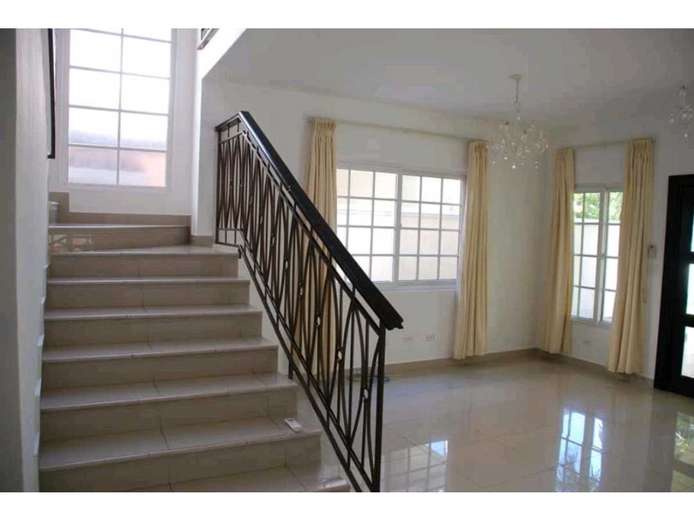 SE VENDE CASA DE 4 RECAMARAS EN VILLA VALENCIA,COSTA SUR — foto 6