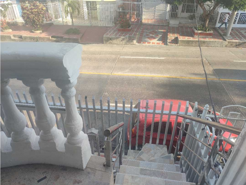 Se vende casa de dos apartamentos en Los Andes Barranquilla — foto 2