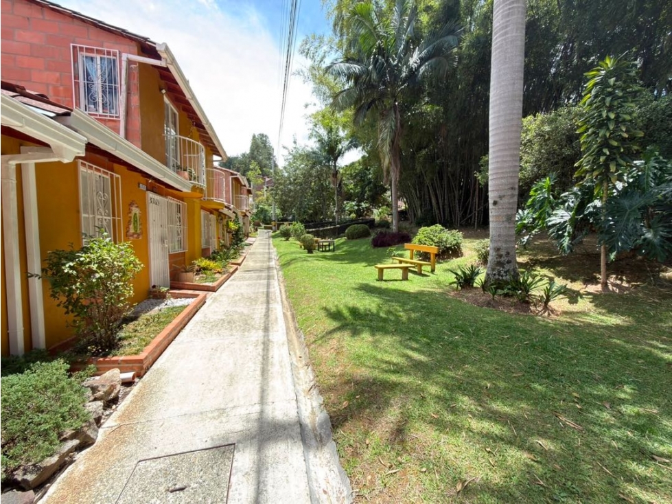 Se vende casa de dos niveles en condominio campestre en La Ceja — foto 3