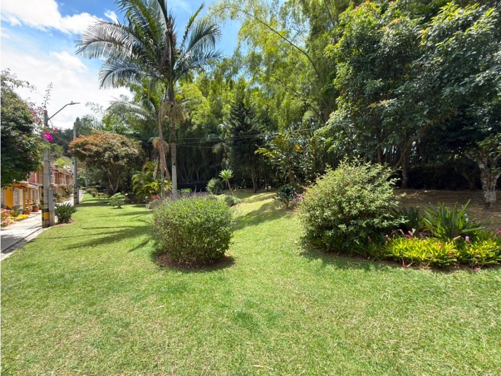 Se vende casa de dos niveles en condominio campestre en La Ceja — foto 5