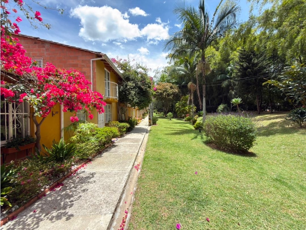 Se vende casa de dos niveles en condominio campestre en La Ceja — foto 6