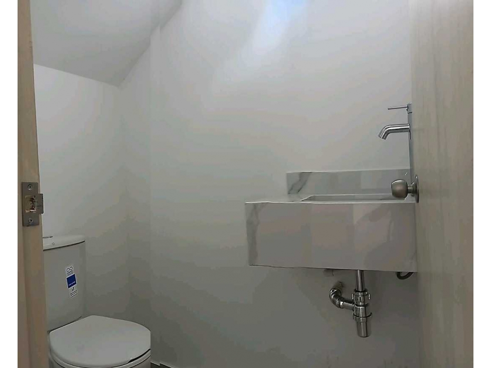 SE VENDE CASA DE DOS PISOS EN EL BARRIO GUADALUPE — foto 5