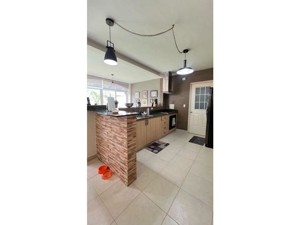 SE VENDE CASA DE ESQUINA EN VERSALLES — foto 4