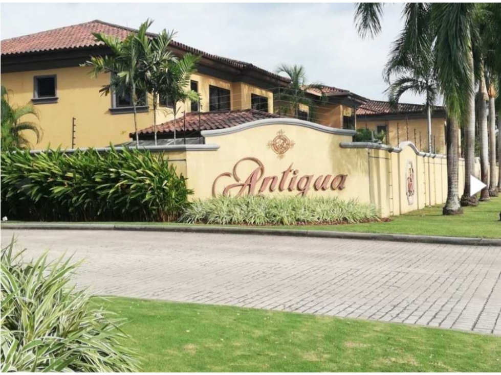 Se Vende Casa de Lujo bien Situada en La Urb La Antigua Costa del Este — foto 2
