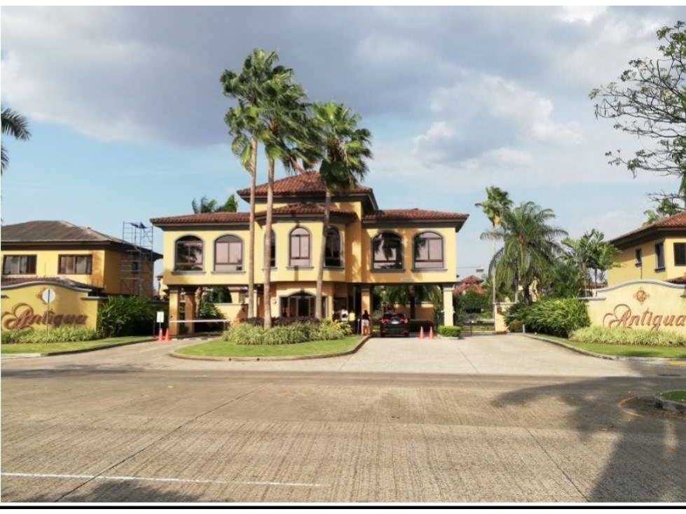 Se Vende Casa de Lujo bien Situada en La Urb La Antigua Costa del Este — foto 3