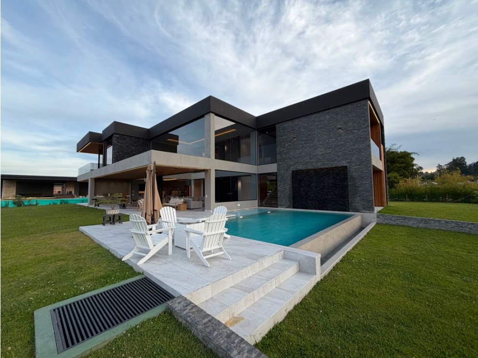 Se vende casa de lujo en Llano Grande — foto 2