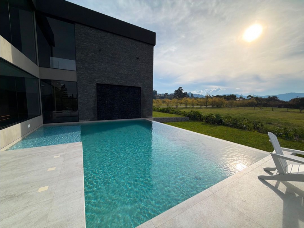 Se vende casa de lujo en Llano Grande — foto 3