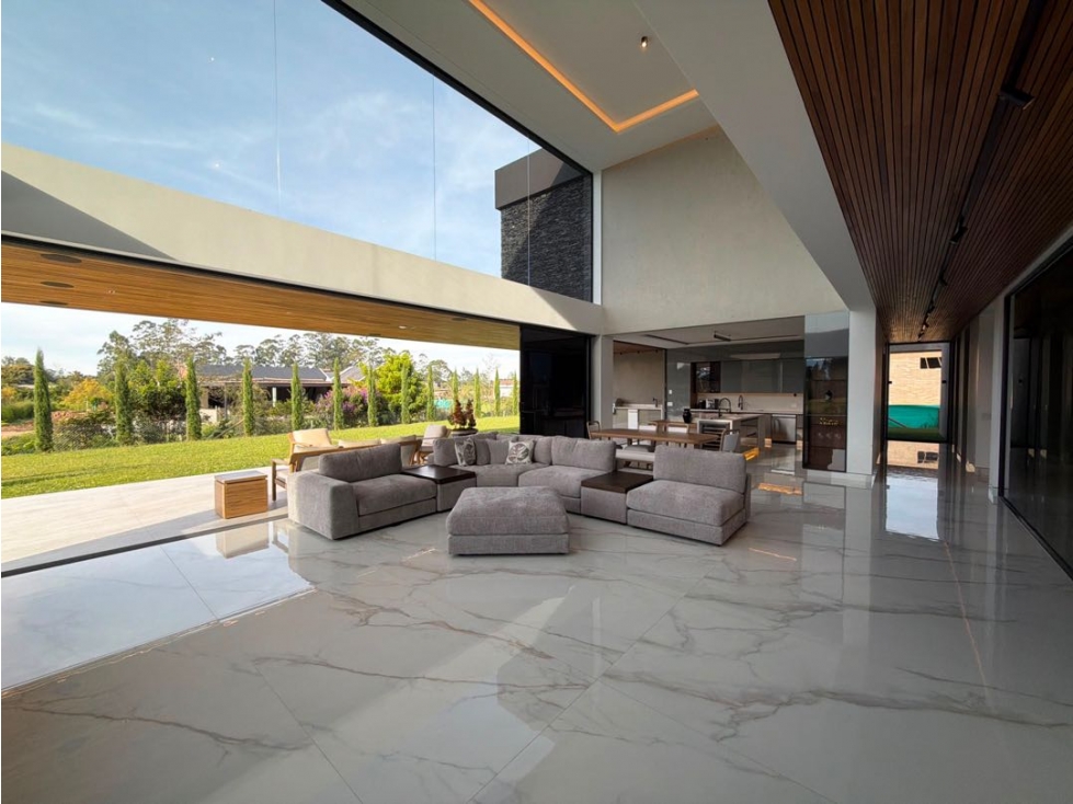 Se vende casa de lujo en Llano Grande — foto 4