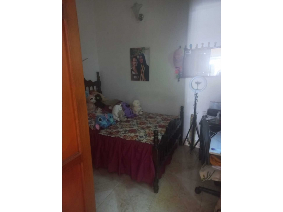 SE VENDE CASA DE PRIMER PISO CON GARAJE EN FLORESTA SANTA LUCIA.