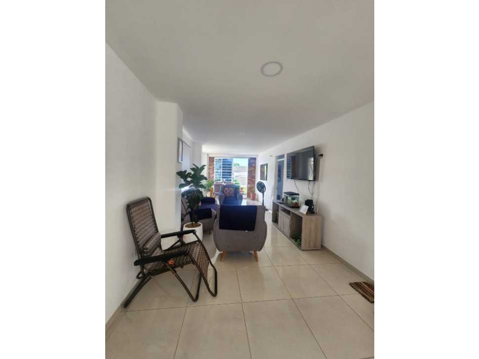 SE VENDE CASA DE TRES NIVELES, AREA 250 MTS YOPAL. - 2