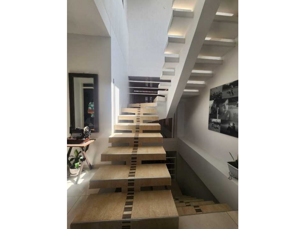 SE VENDE CASA DE TRES NIVELES, AREA 250 MTS YOPAL. - 5