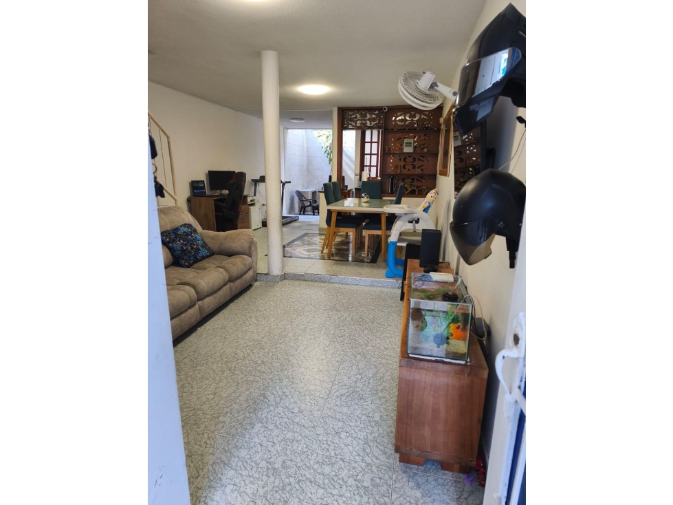 SE VENDE CASA DE TRES PISOS BARRIO JUAN PABLO, YOPAL. — foto 3