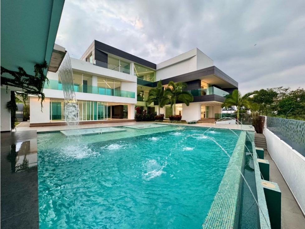 EN OPORTUNIDAD CASA DE ULTRA LUJO EN CIUDAD JARDÍN CALI