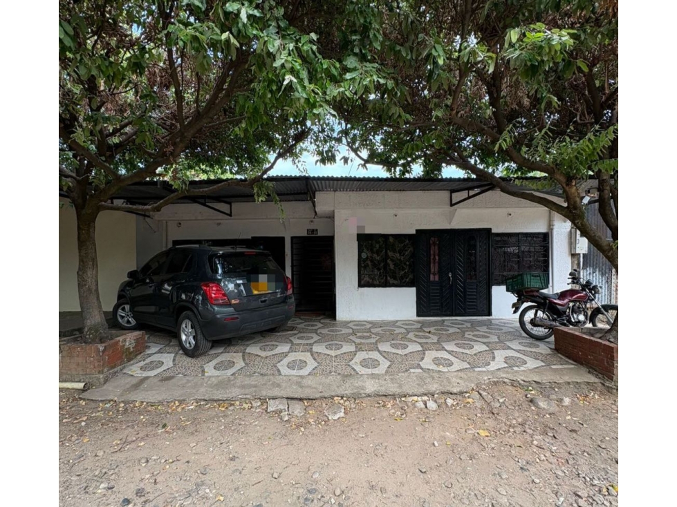 SE VENDE CASA DE UN PISO CON AMPLIO LOTE BARRIO 20 DE JULIO, YOPAL
