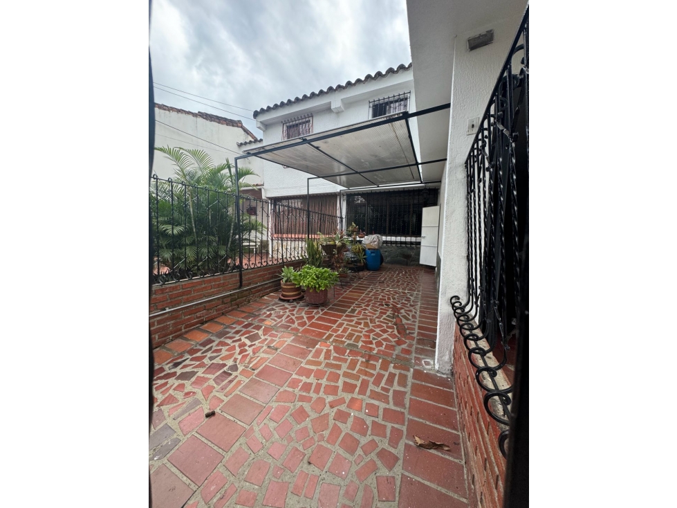 SE VENDE CASA DOS PISOS EN EL DEPARTAMENTAL