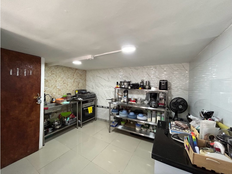 SE VENDE CASA DOS PISOS EN GRANADA EXCELENTE UBICACIÓN — foto 3