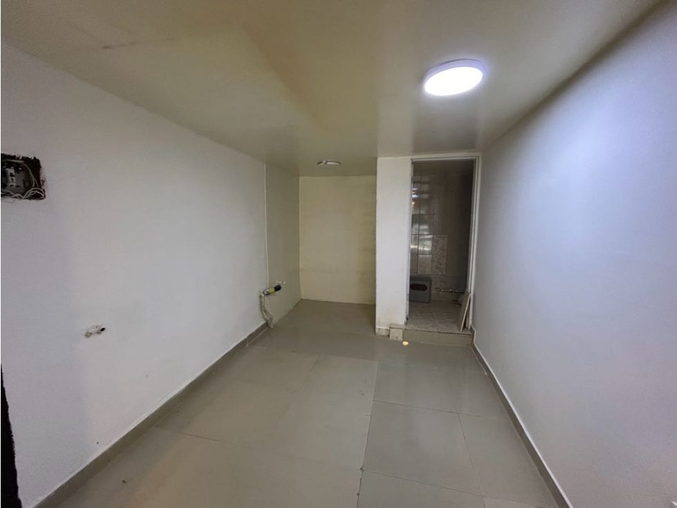 SE VENDE CASA DOS PISOS EN GRANADA EXCELENTE UBICACIÓN — foto 6