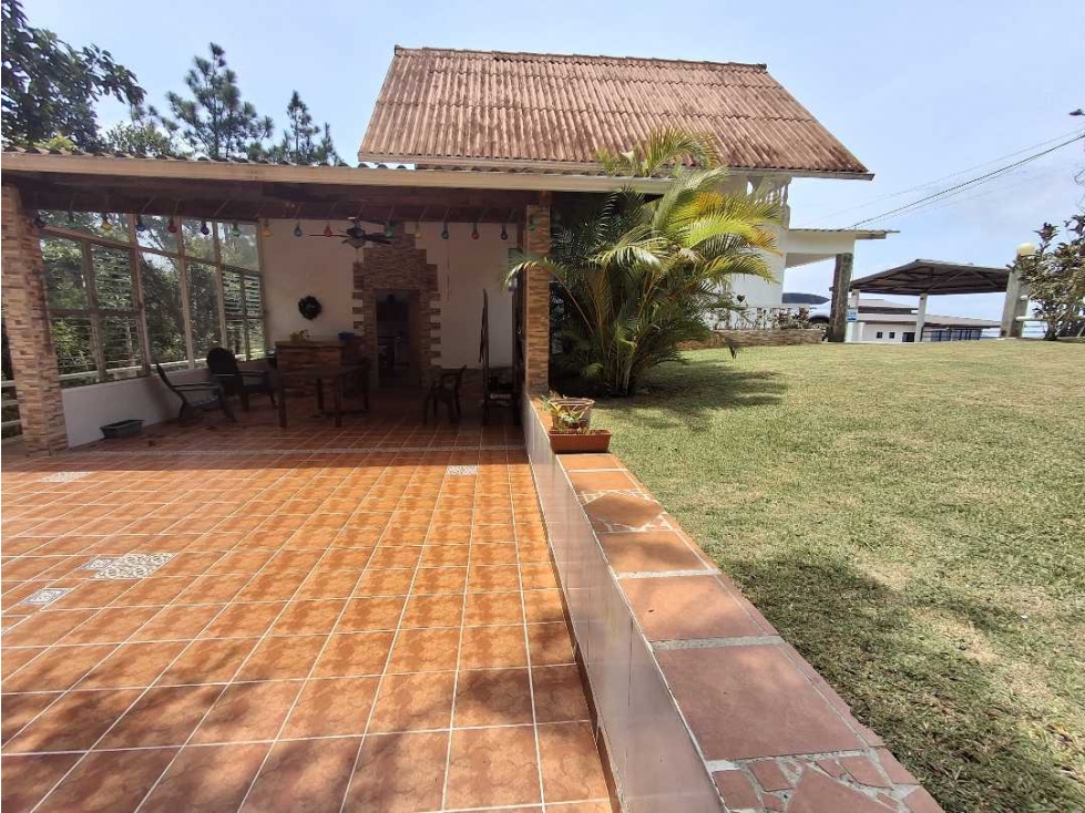 Se Vende Casa en Altos de Cerro Azul