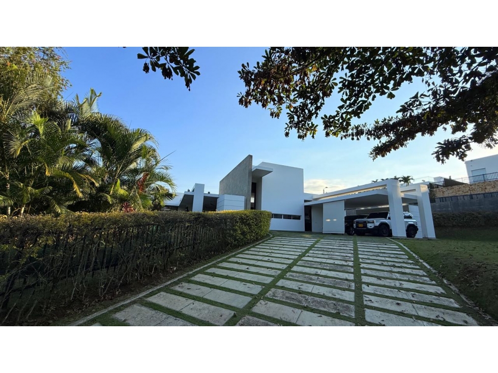 SE VENDE CASA EN ALTOS DE CIUDAD JARDÍN CVMM