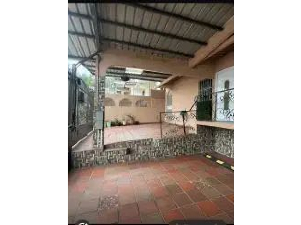 SE VENDE CASA EN ALTOS DE MARIA