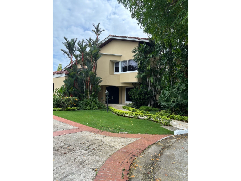 Se Vende Casa en Altos del Golf