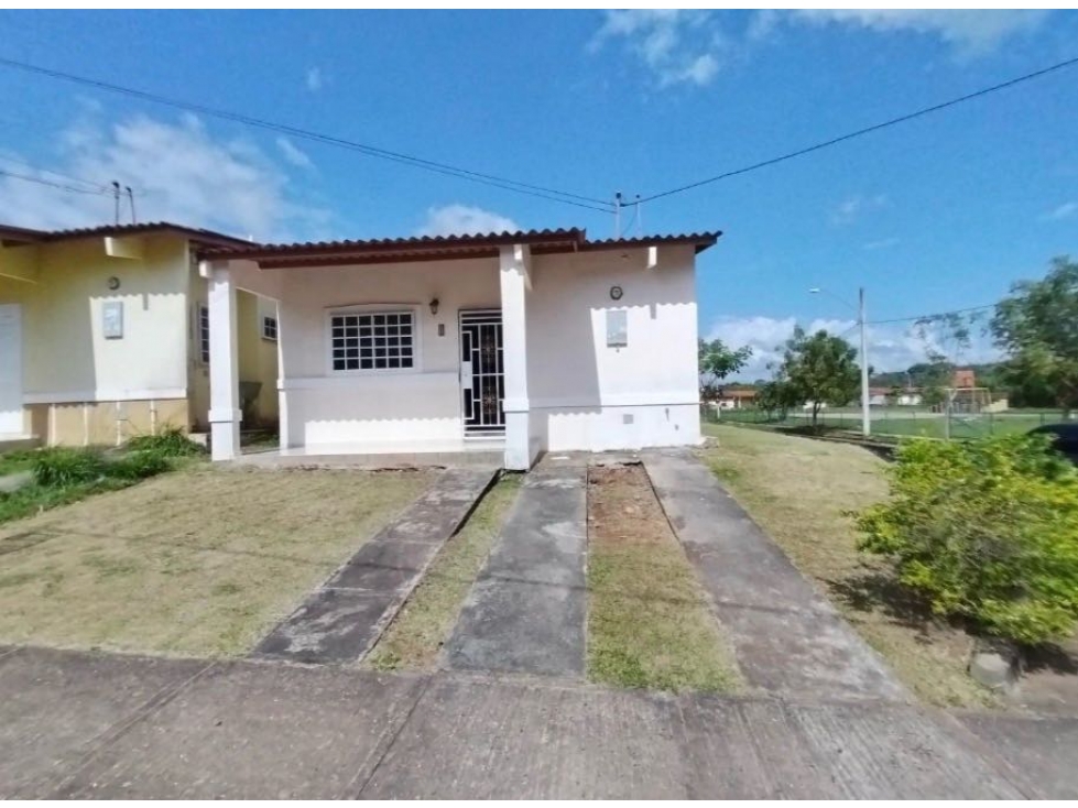 SE VENDE CASA EN ARRAIJÁN EN NUEVO EMPERADOR BDA LAGO EMPERADOR