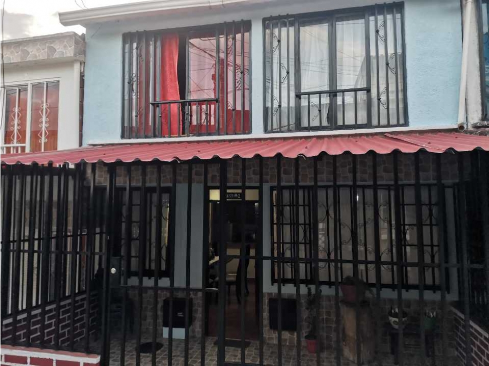 SE VENDE CASA EN BARRIO LA FACHADA