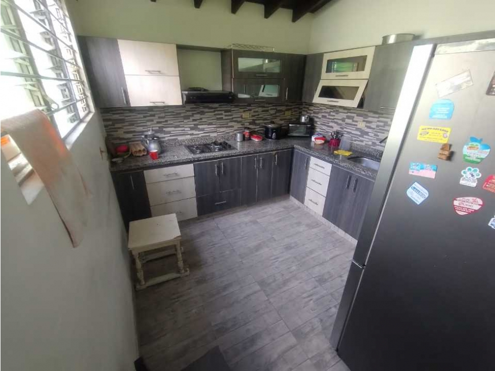 SE VENDE CASA EN BARRIO SANTA FE MEDELLIN CERCA AL AEROPUERTO OLAYA H — foto 3