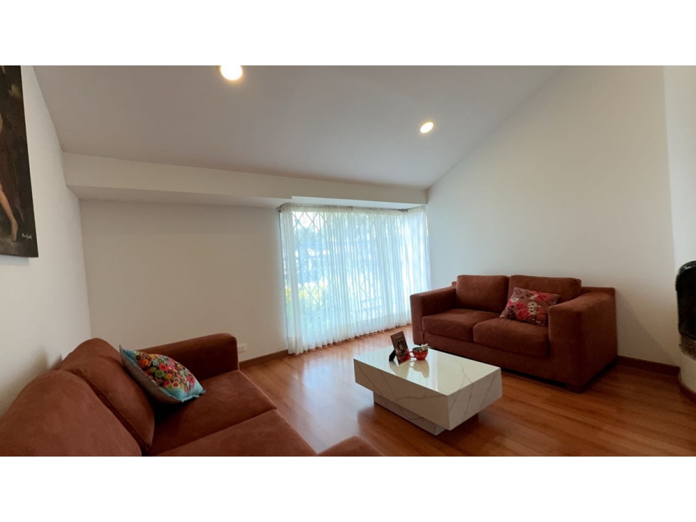 SE VENDE CASA EN BOGOTÁ ALHAMBRA