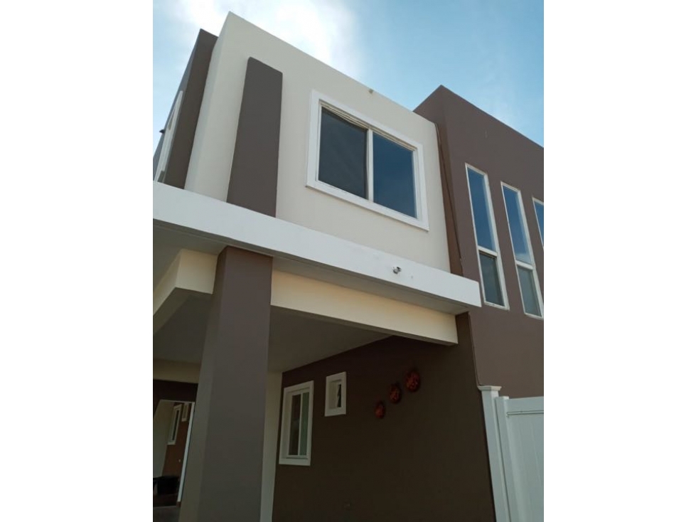 SE VENDE CASA EN BRISAS DEL GOLF EN $210,000 AM — foto 2