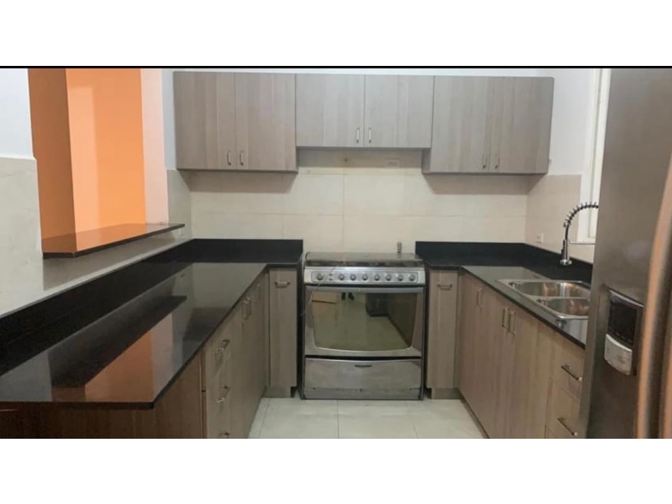 SE VENDE CASA EN BRISAS DEL GOLF - 2