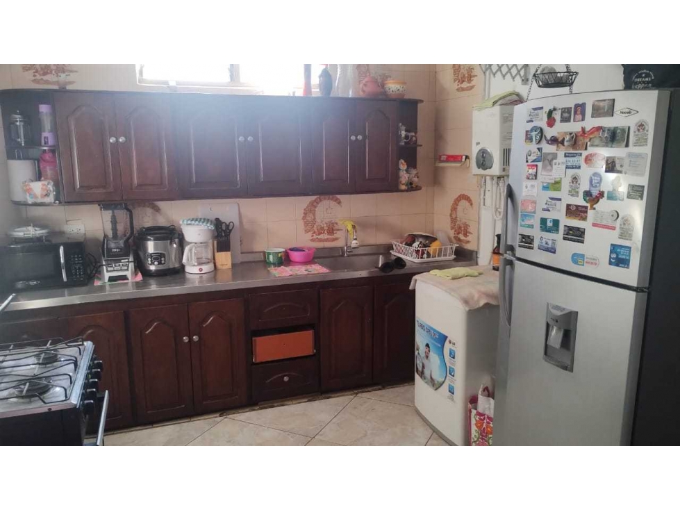 SE VENDE CASA EN BUENOS AIRES-BELLO 73M2