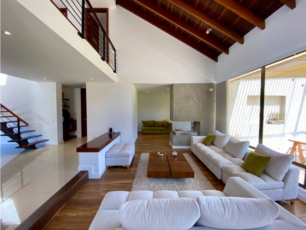 SE VENDE CASA EN CAJICA