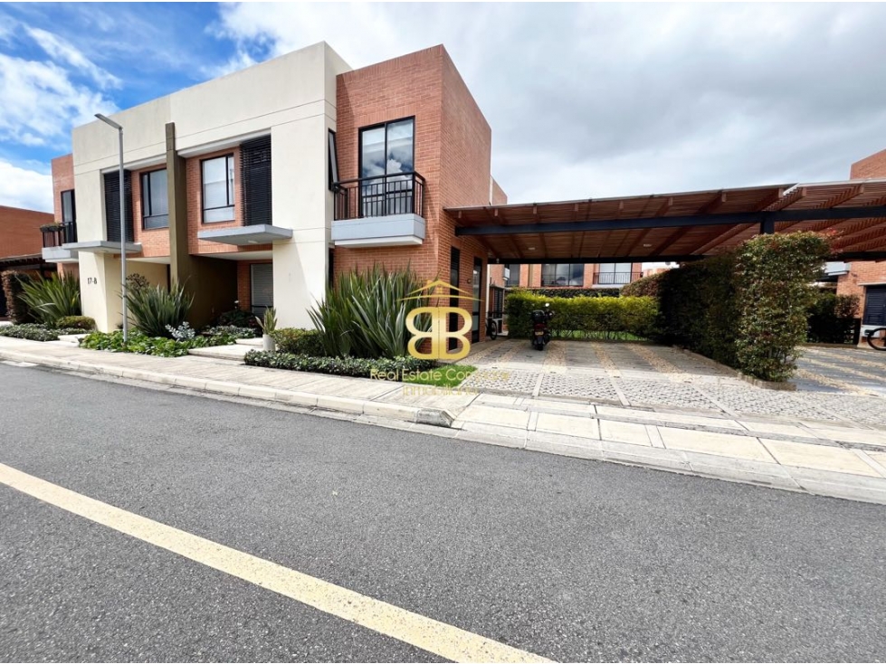 SE VENDE CASA EN CAJICA
