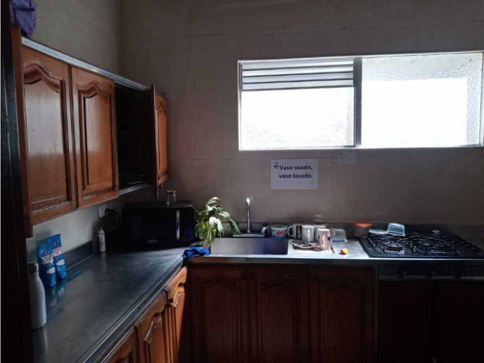 SE VENDE CASA EN CALASANZ PARTE BAJA