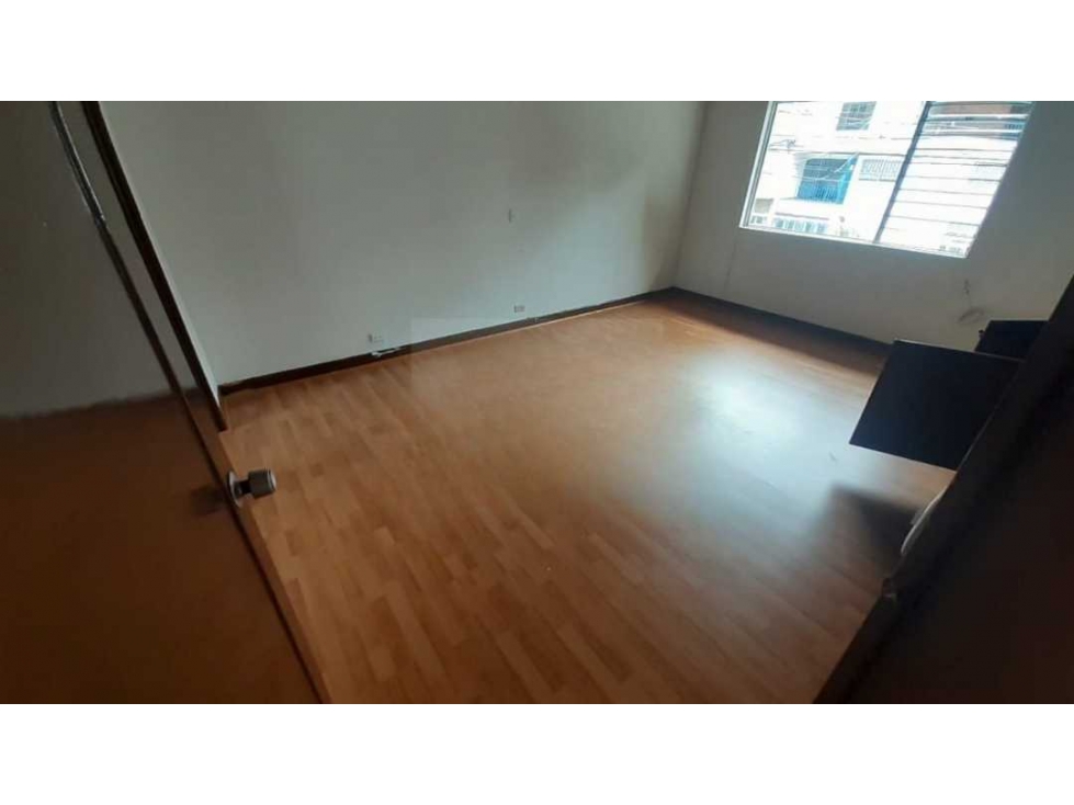 SE VENDE CASA EN CALASANZ PARTE BAJA — foto 5