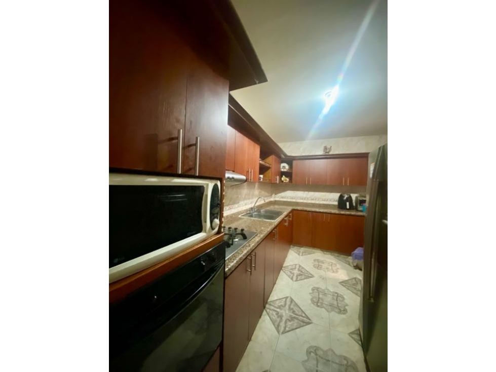 SE VENDE CASA EN CANEY 4 PISOS UNIFAMILIAR