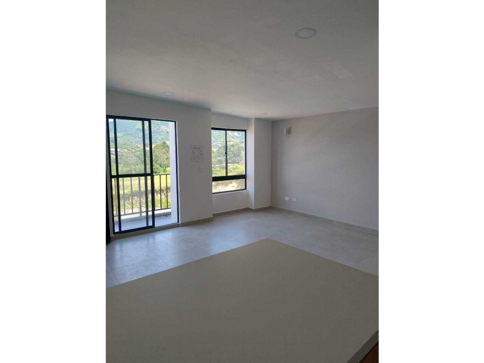 SE VENDE CASA EN CARMEN COLONIAL,2 PISO,BALCÓN,EN El CARMEN DE VIBORAL — foto 3